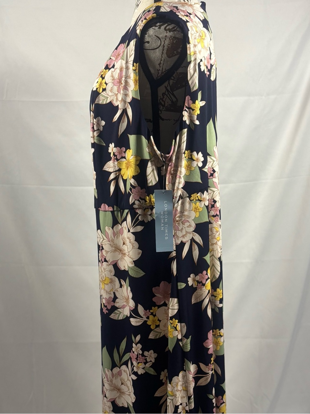 London Times Women’s Sleeveless Round Neck Midi Length Dress Size 18W - Picture 6 of 10